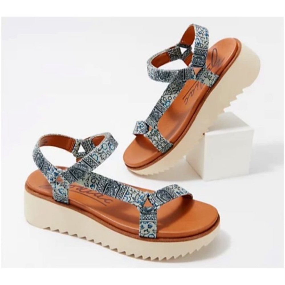 Zodiac Bria Wedge Platform Sandals